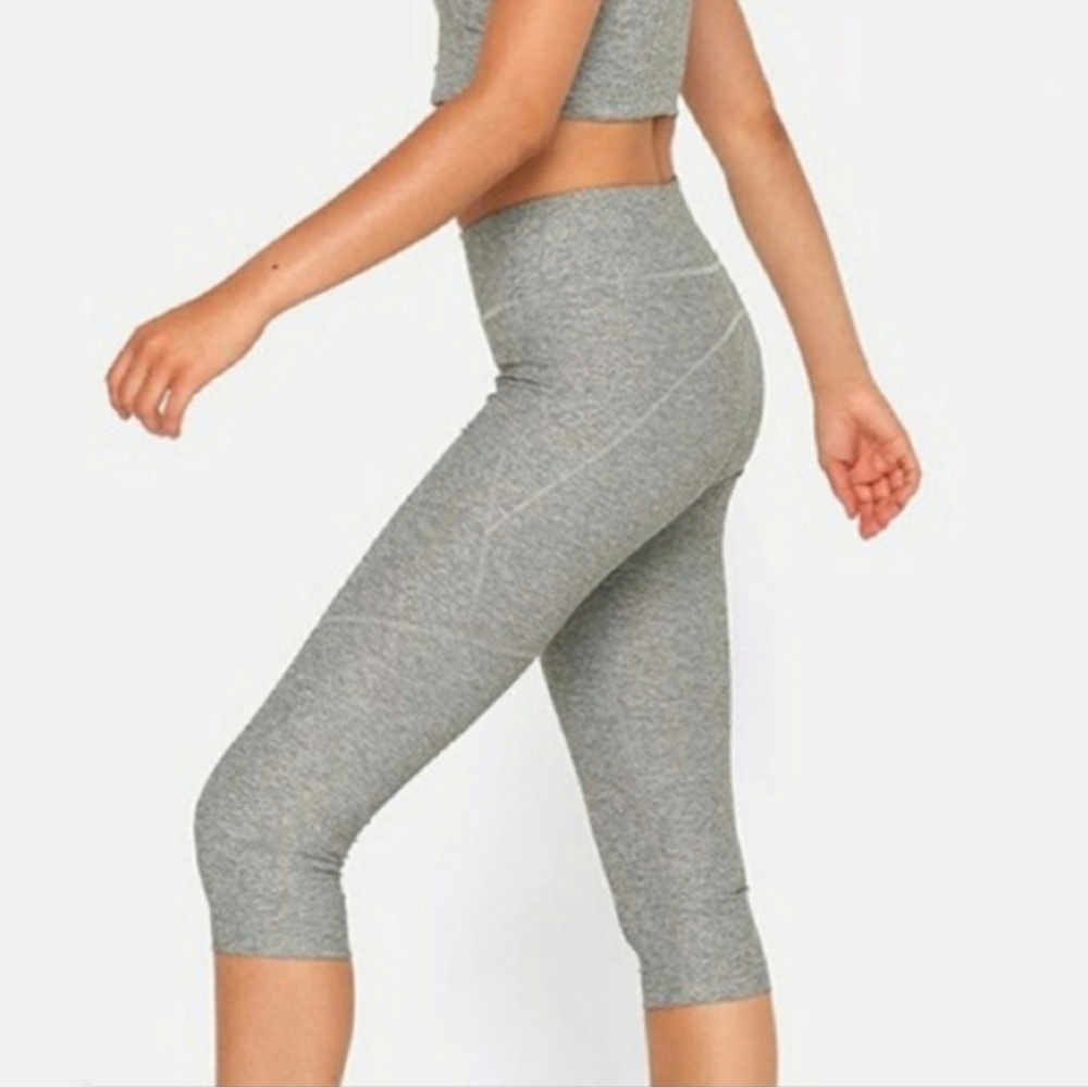 Outdoor Voices Gray Kneecap Crop Leggings